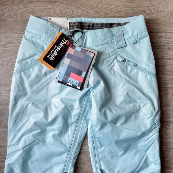 Oakley Women's "Resilient" Snow/Ski Pants, NWT - Picture 4 of 6